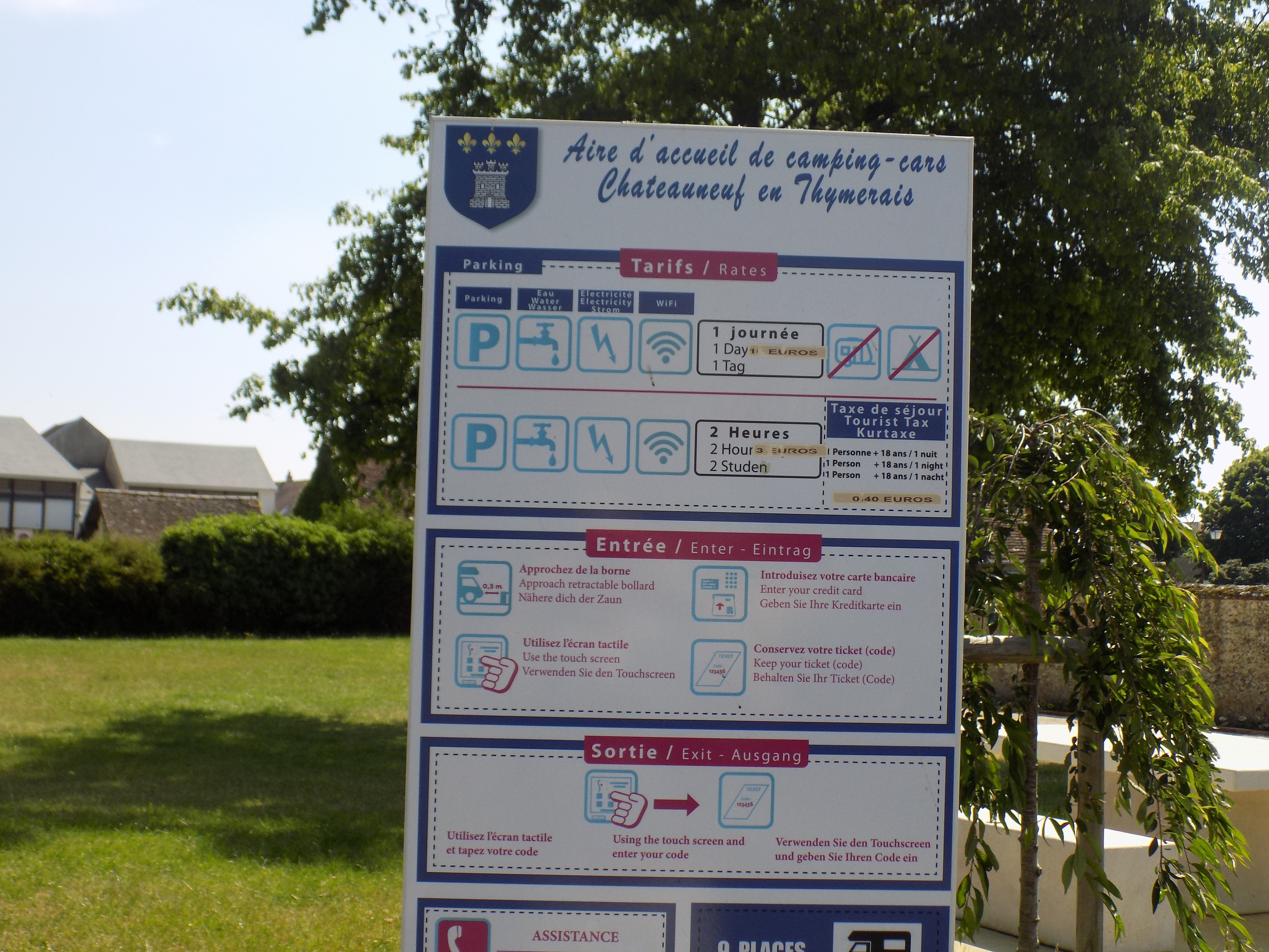 Aire de camping-car Châteauneuf-en-Thymerais, Châteauneuf-en-Thymerais