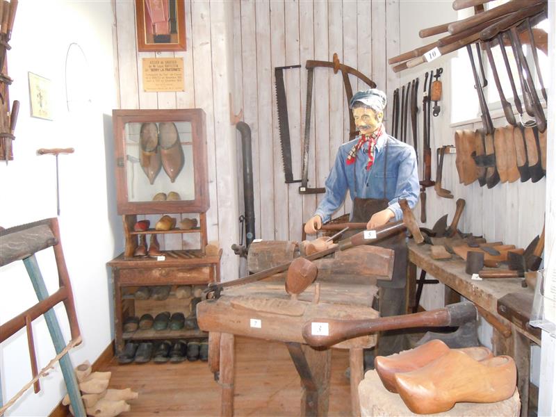 DSCN5448 b Retenu pour site Tigy (onglet musée)