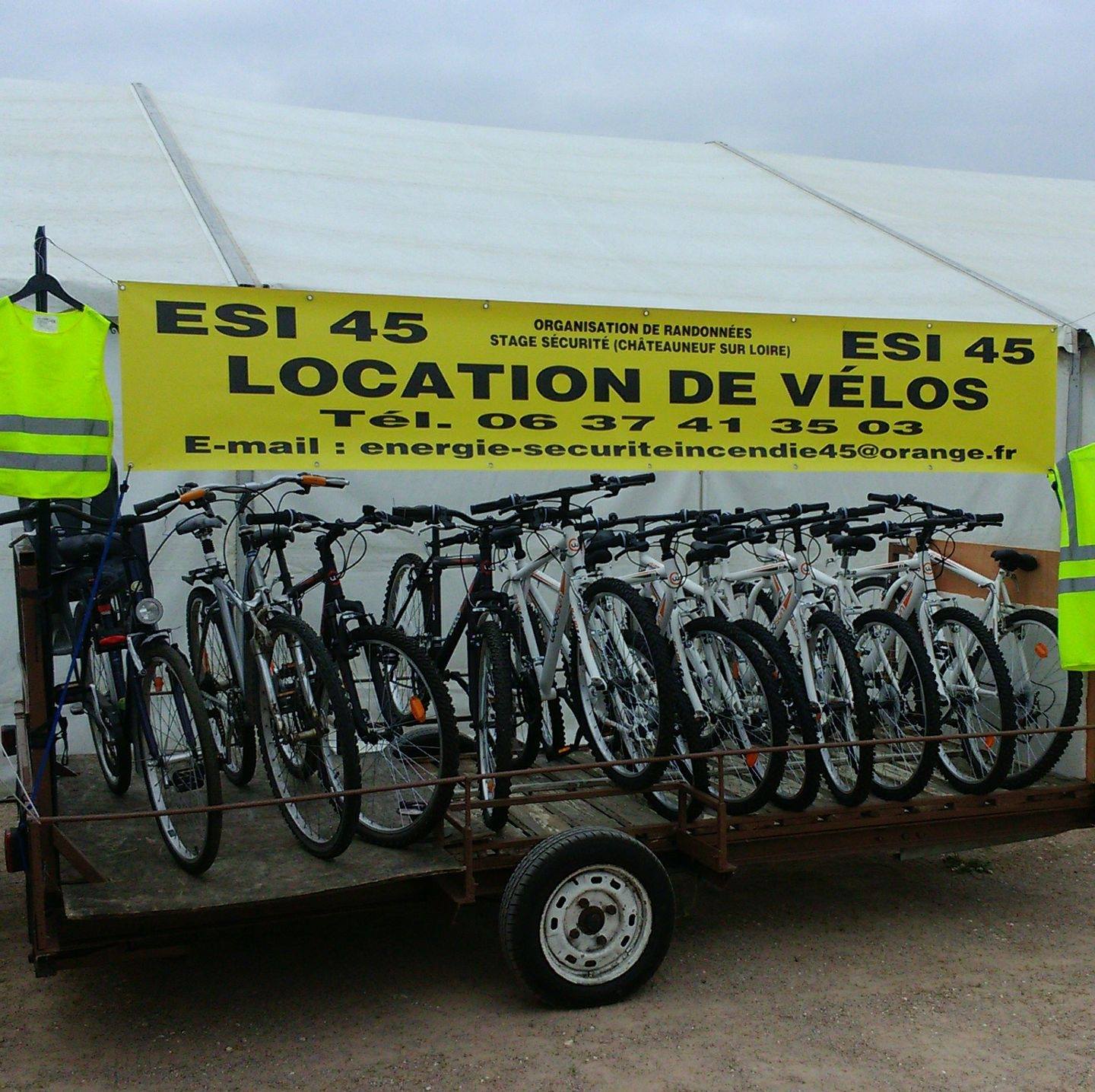 Location de vélos et tous matériels pour cyclistes  VTT ESI 45  France Centre-Val de Loire Loiret Châteauneuf-sur-Loire 45110