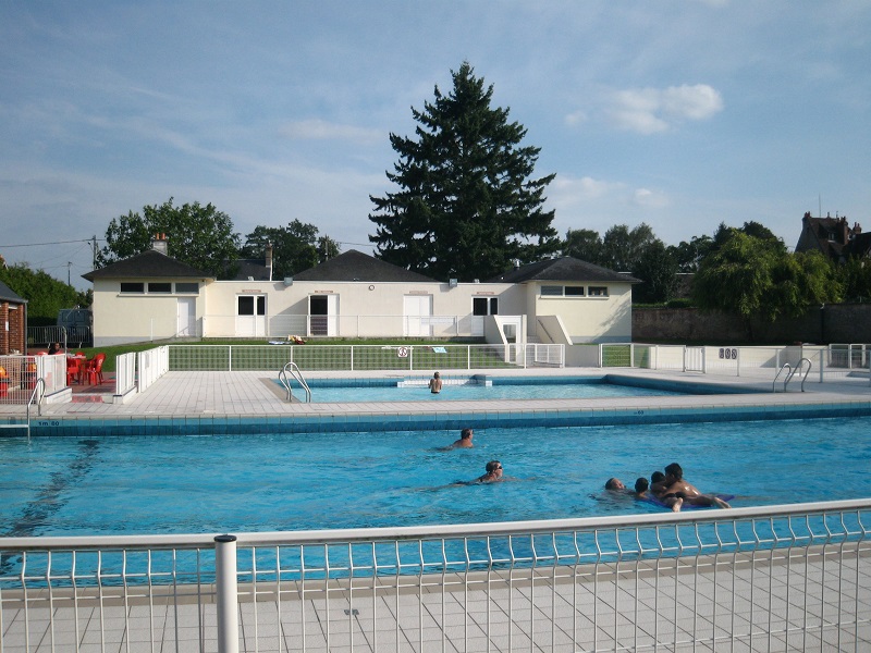 Piscine d'été municipale de Fay-aux-Loges, Fay-aux-Loges - photo 2