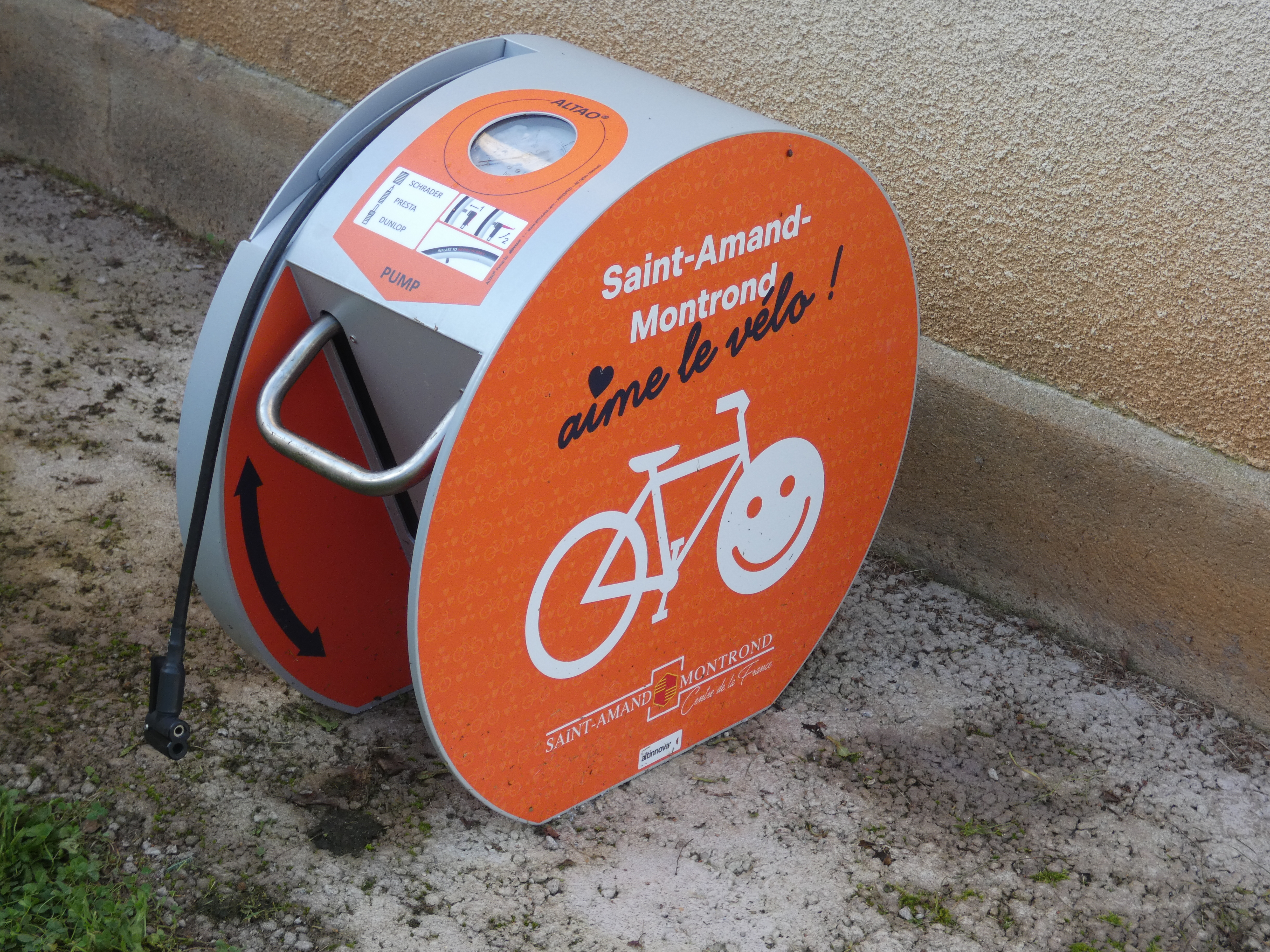 Borne de recharge pour vélo électrique