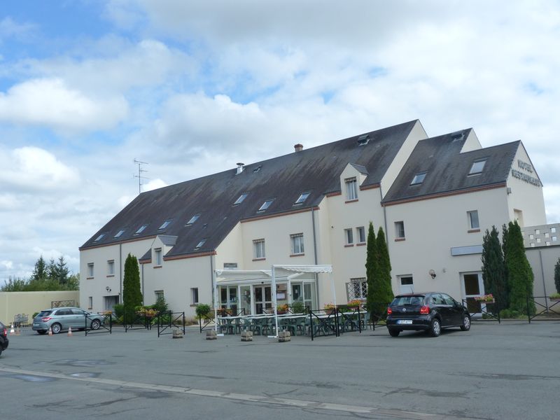 Hotel Logis Sully le Château