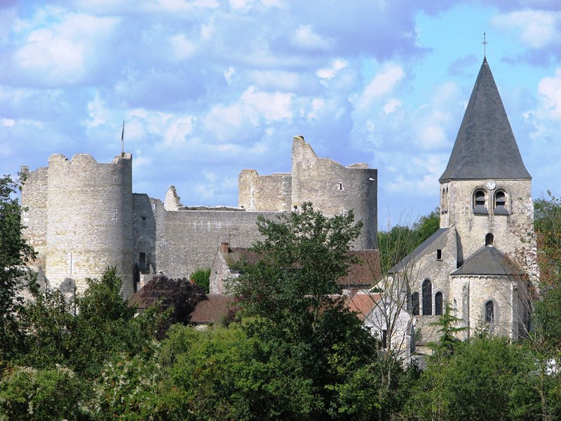 Forteresse médiévale de Yèvre-le-Châtel, Yèvre-la-Ville