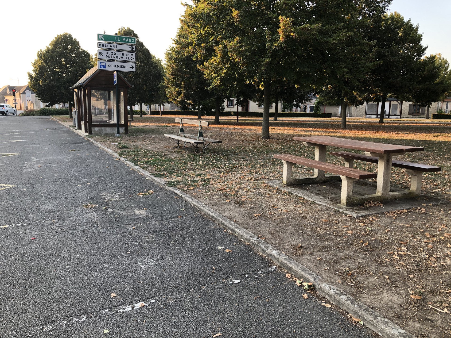 Aire de pique-nique à Charsonville, Charsonville - photo 2