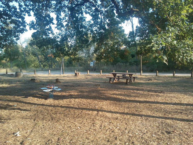 Aire de pique-nique à Chaingy, Chaingy