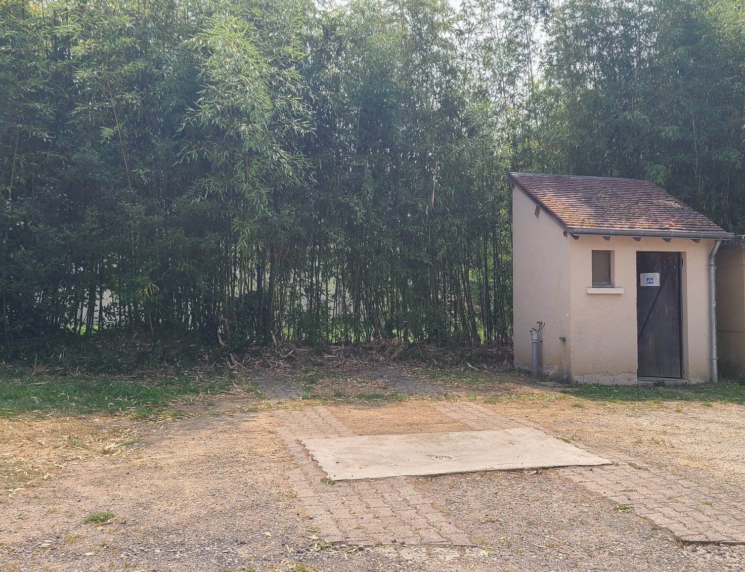 Aire de camping-car, Paulnay - photo 2