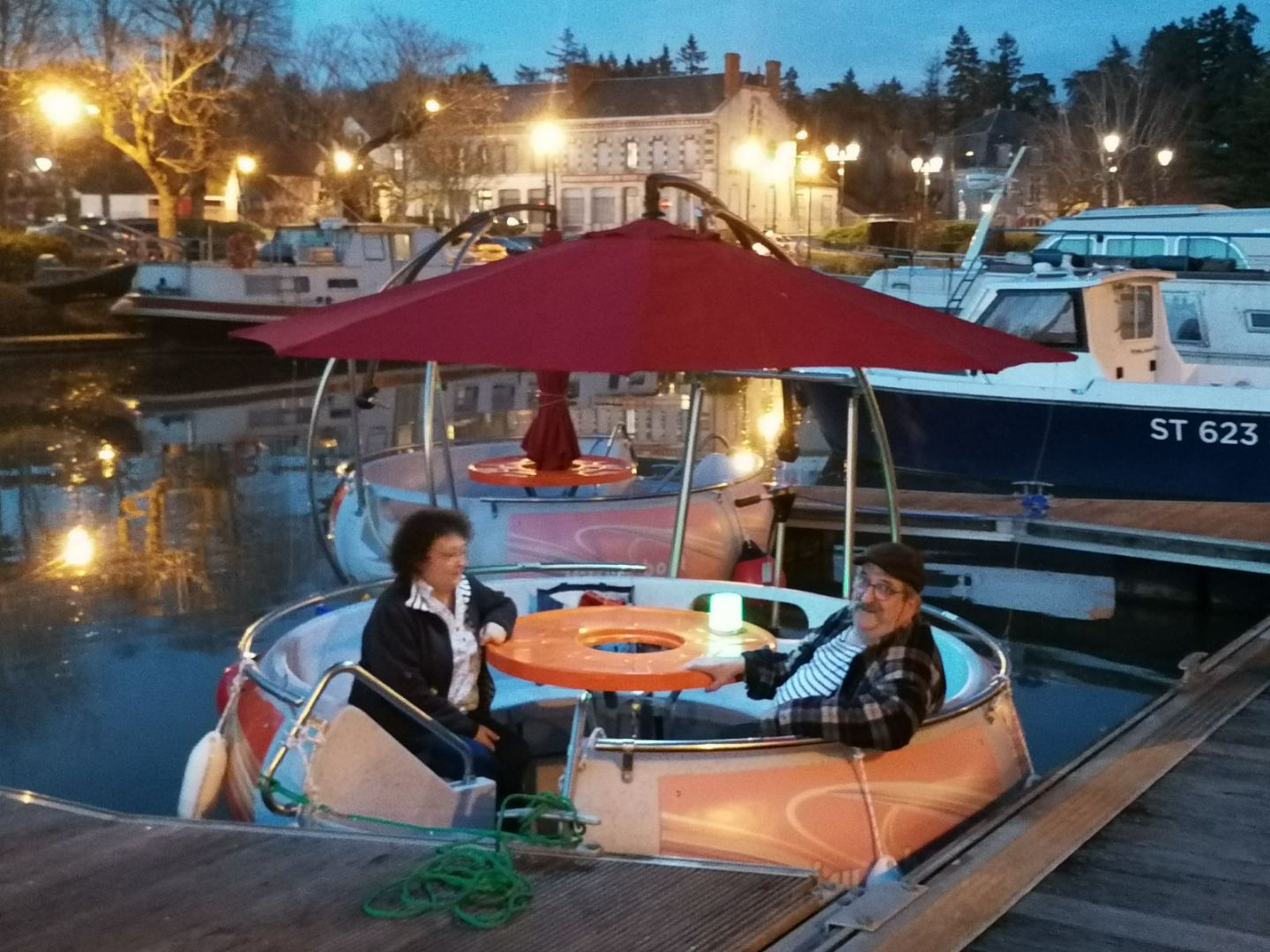 Bateaux-Barbecue "Le pouce Do", Briare