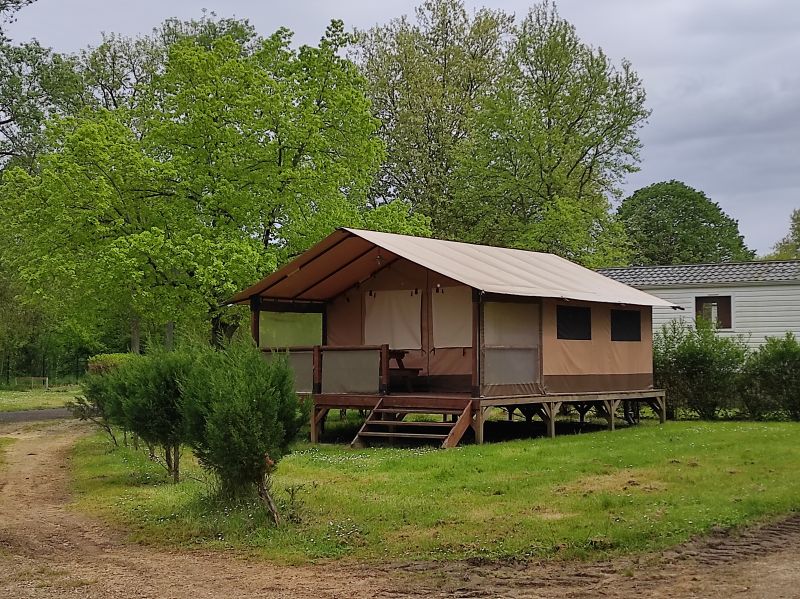 Hébergements insolites au camping de la Tête Noire, Buzançais - photo 5