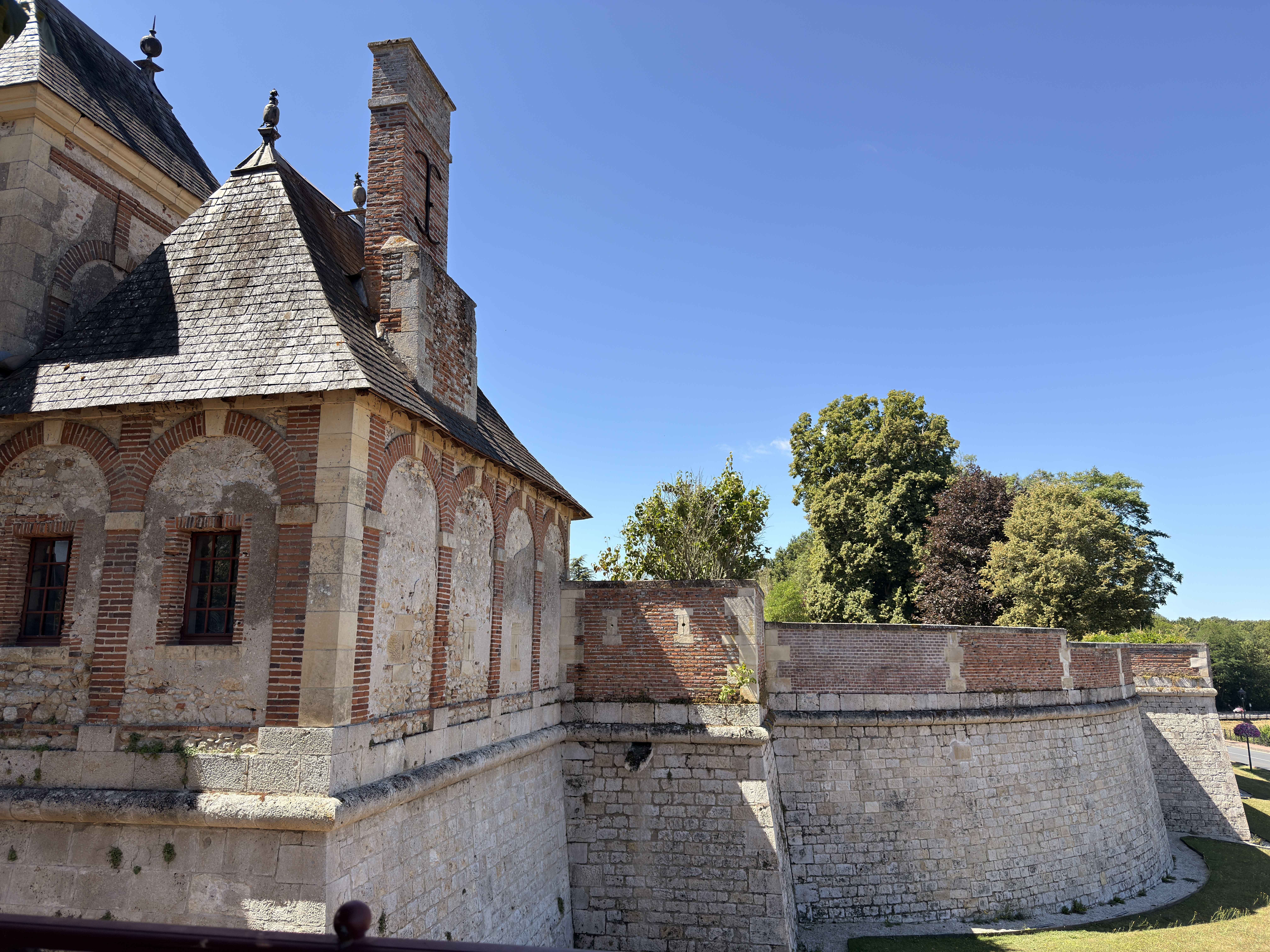 Visite guidée estivale "Déambulation historique à Dampierre en Burly"