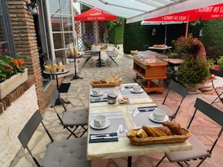 Restaurant Auberge du Grand Dauphin, Dhuizon - photo 2