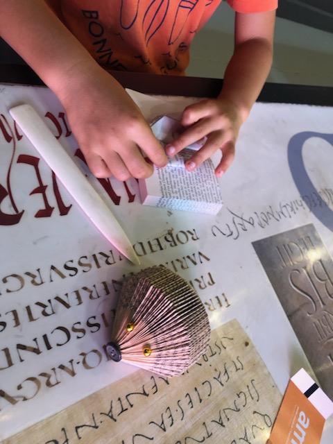 Atelier de Pratique Artistique Livre Décoratif