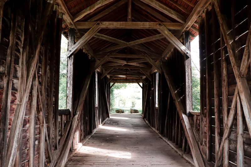 Pont de bois couvert