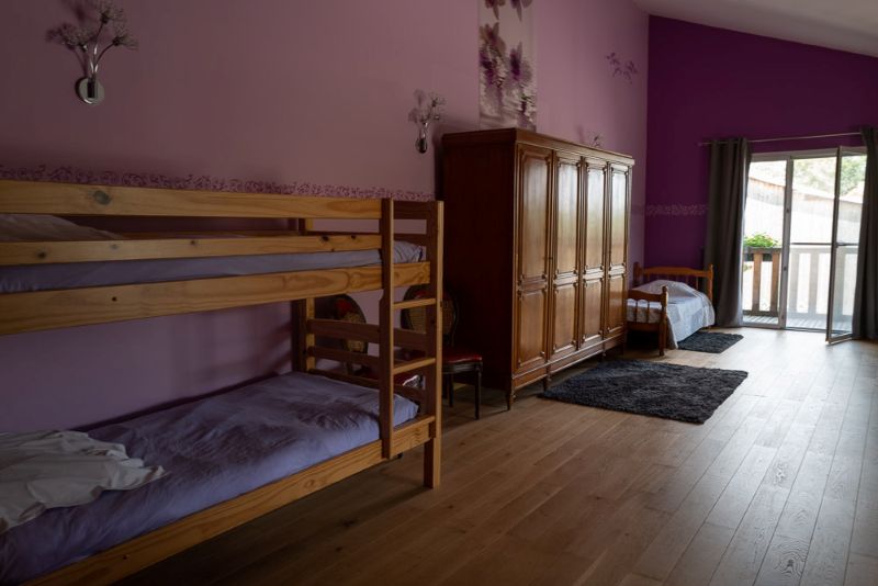 Champ Rocher, Lingé