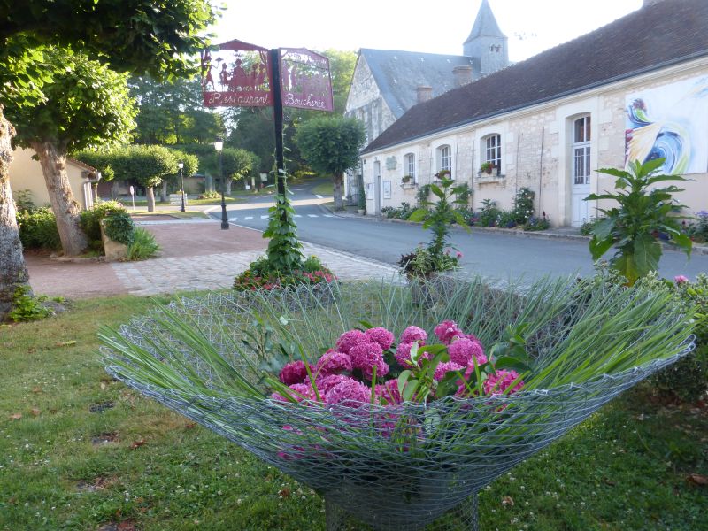 Visite du village fleuri de Veuil, Veuil - photo 9