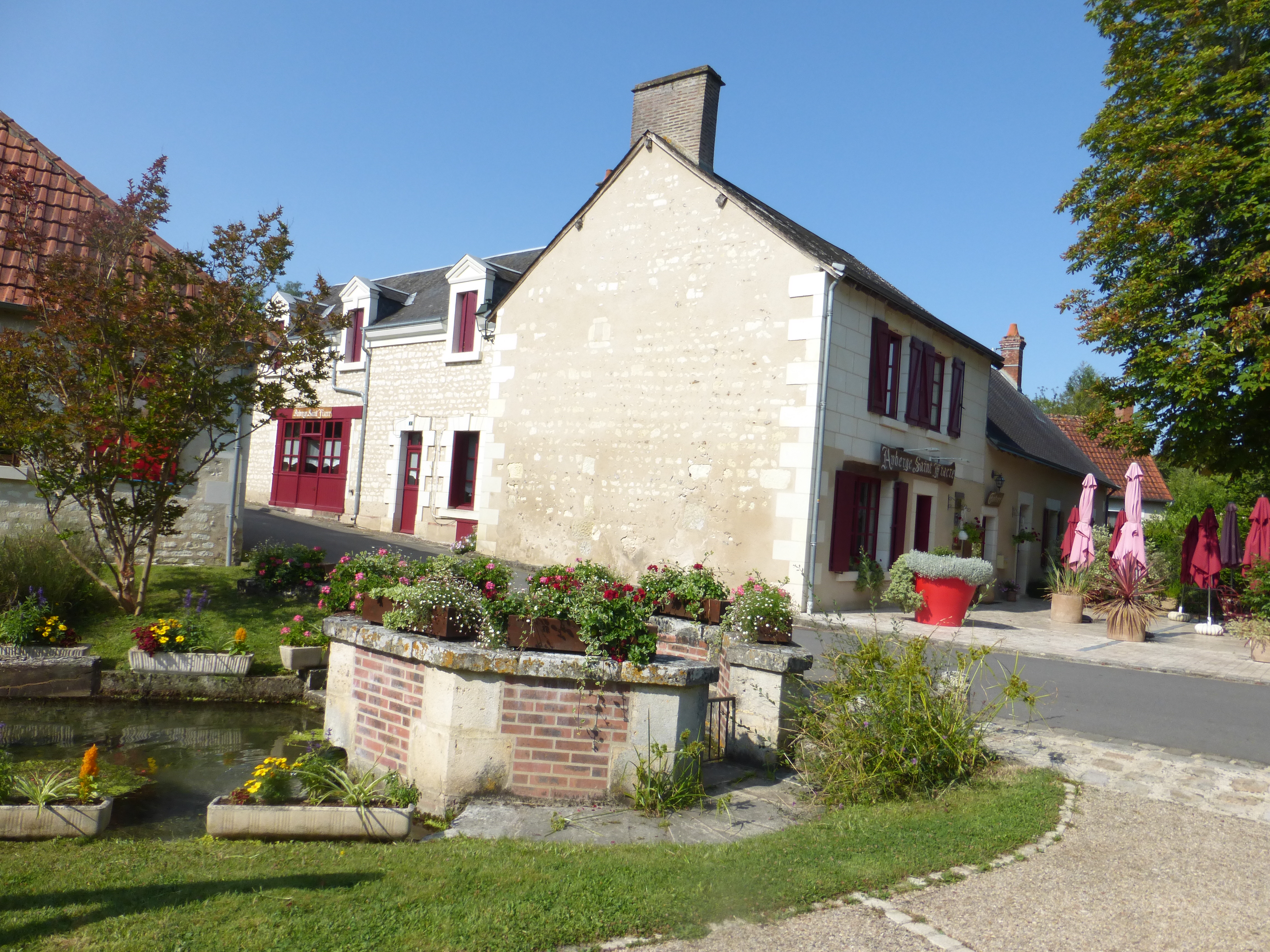 Visite du village fleuri de Veuil, Veuil - photo 4