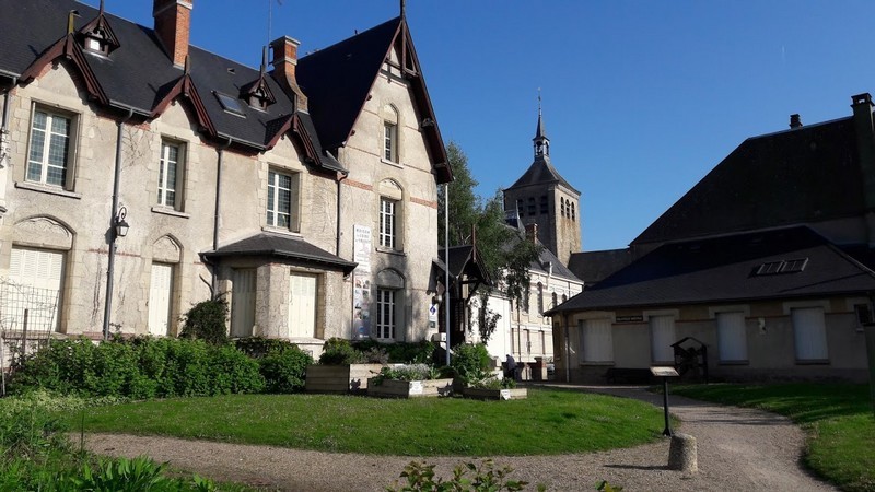 Boucle 18 - Dans les pas de Maurice Genevoix, Saint-Denis-de-l'Hôtel - photo 9