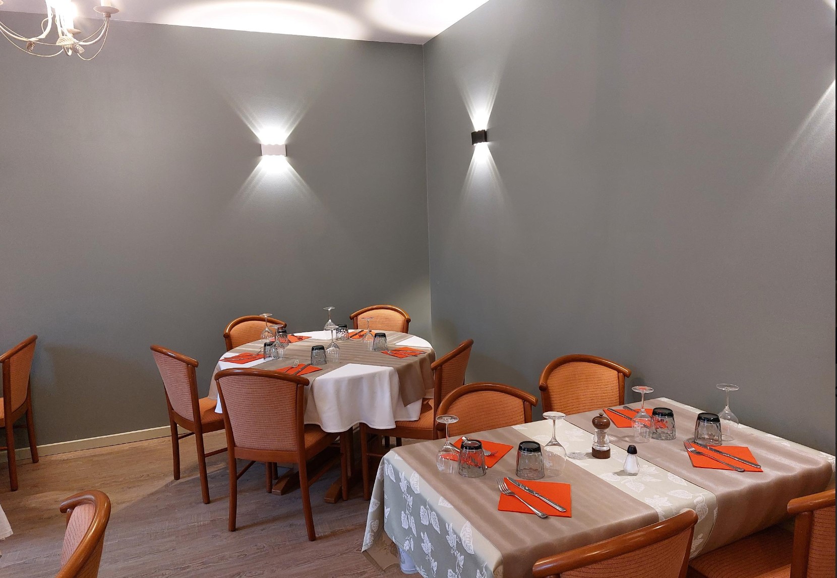 Hôtel-Restaurant La Cocotte  France Centre-Val de Loire Cher Avord 18250