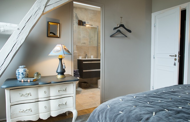 La folie saint julien, Saint-Julien-de-Chédon