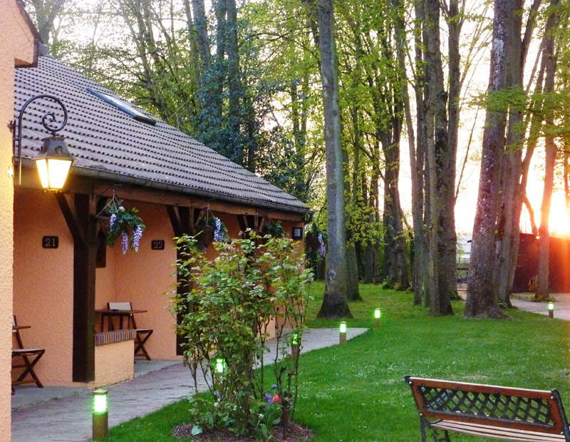 Le quai fleuri hôtel, Les Villages Vovéens