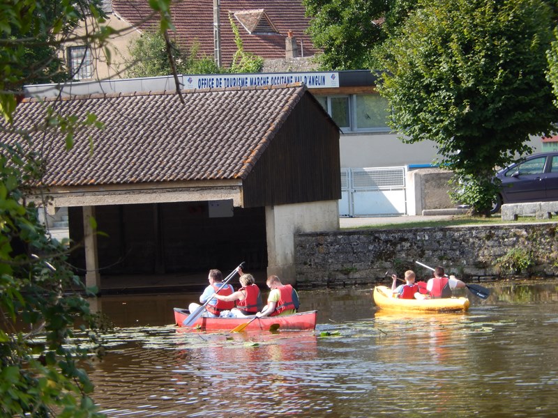 Location de canoës, barque et paddles