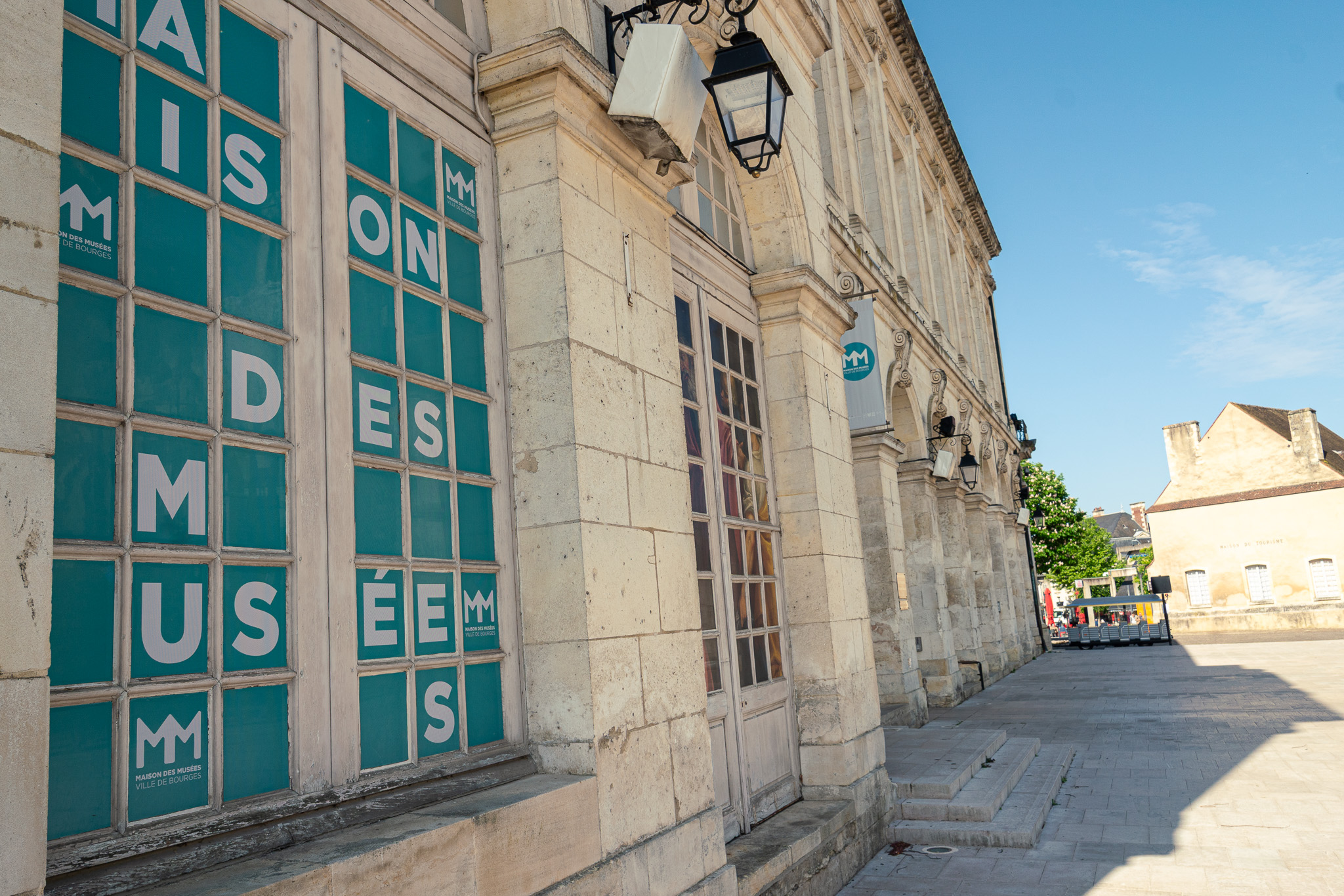 Visite Express de l'Exposition "Elles - Parcours Féminins, de l'Atelier au Musée"