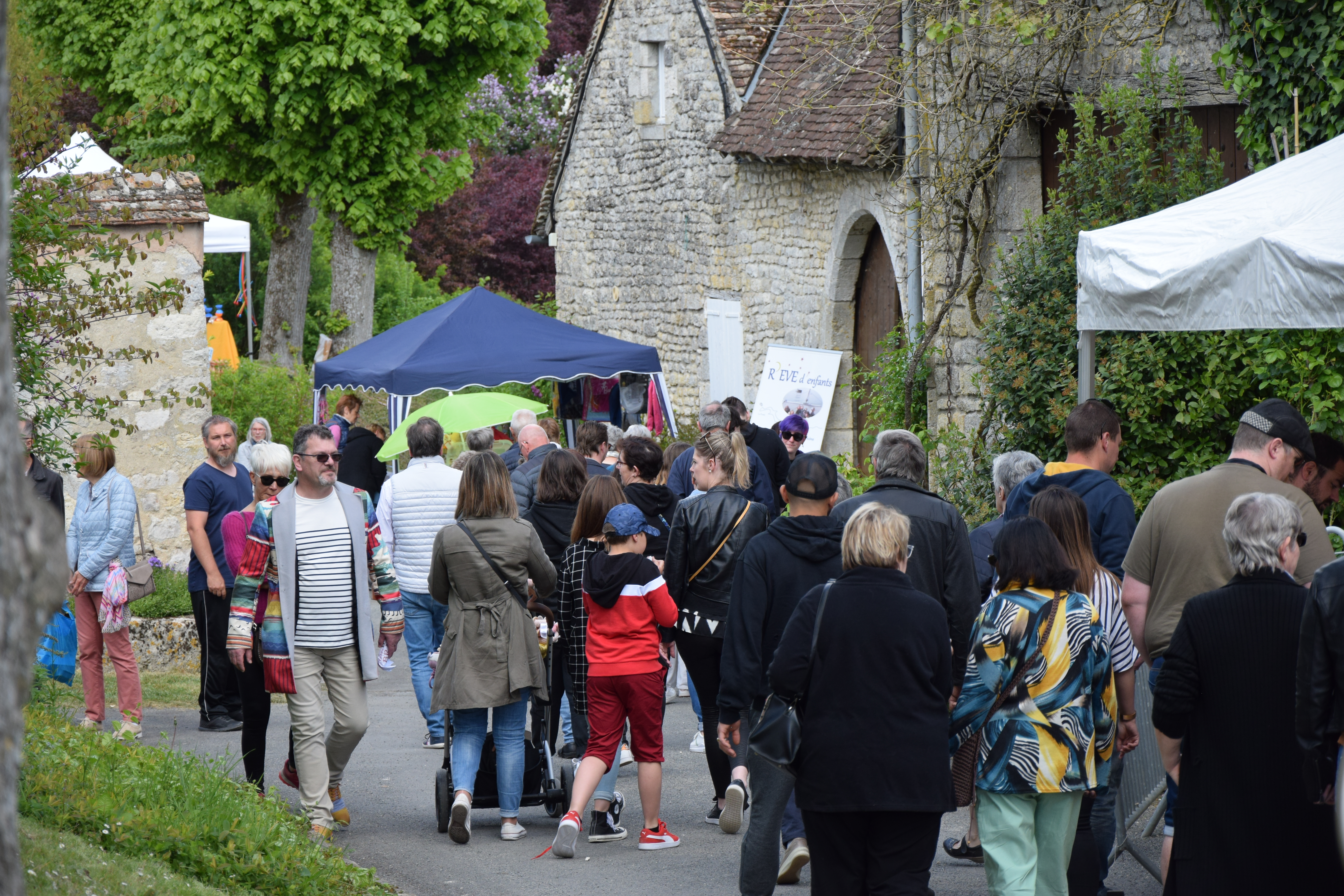 Le Grand Marché de Producteurs et d'Artisans de Yèvre-le-Châtel