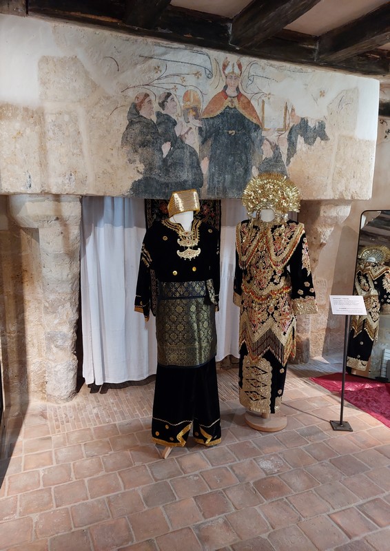 Musée des costumes et parures du monde, Montoire-sur-le-Loir