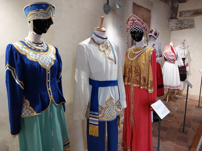 Musée des costumes et parures du monde, Montoire-sur-le-Loir - photo 3