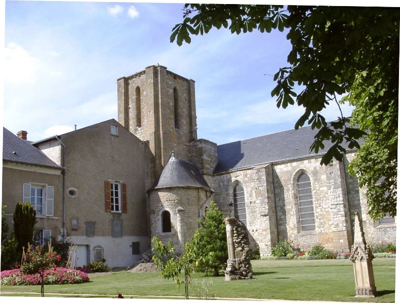 Vestiges de la Collégiale Saint-Georges