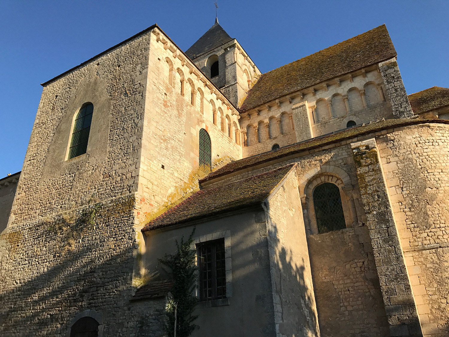 Abbatiale Saint-Martin, Plaimpied-Givaudins - photo 2