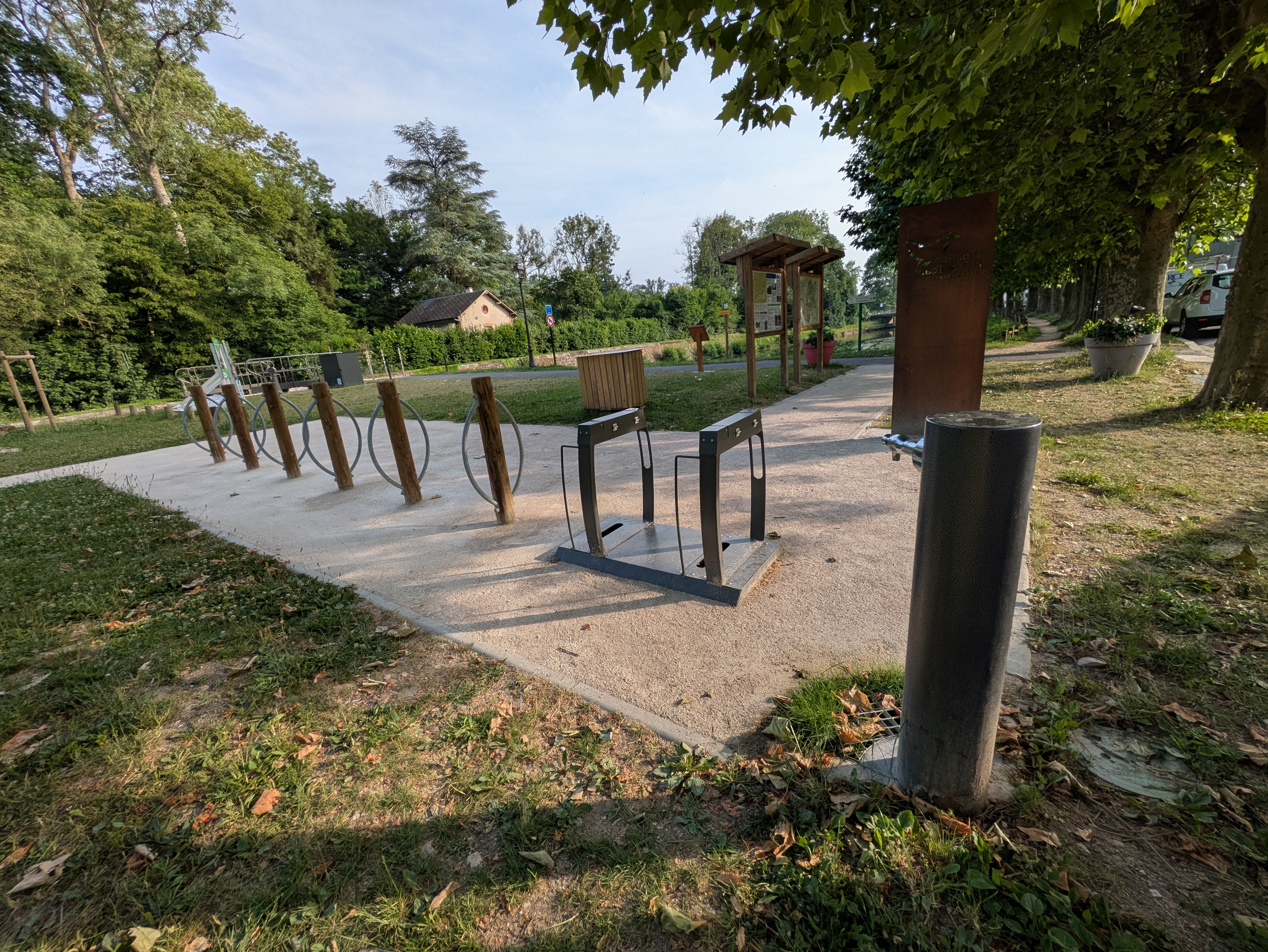 Aire de service du Canal d'Orléans à Vitry-aux-Loges, Vitry-aux-Loges - photo 5