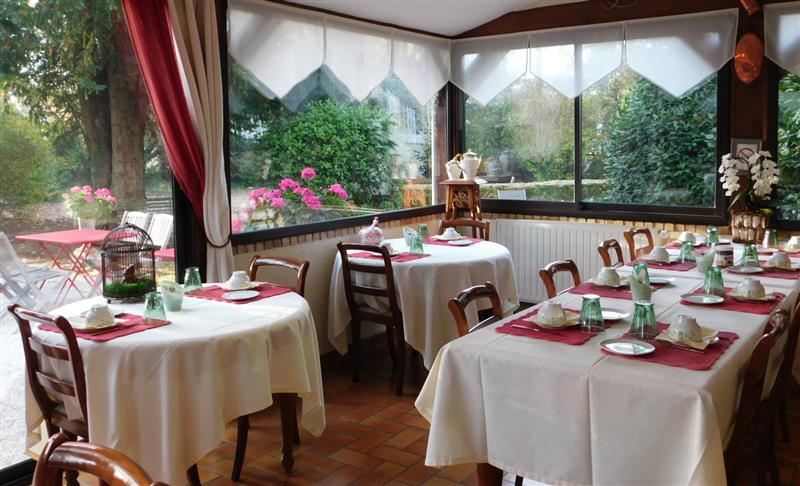 SALLE-PETIT-DEJEUNER--BIS