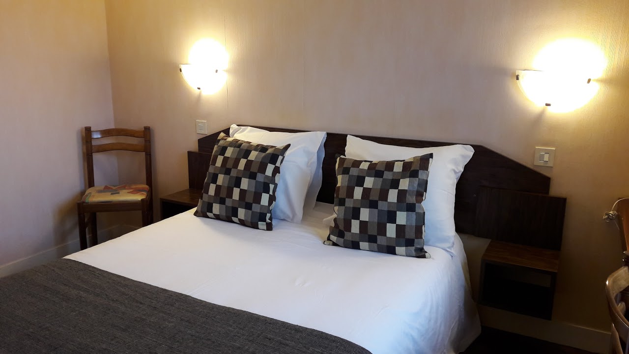 Le Dauphin, Saint-Denis-de-l'Hôtel - photo 13