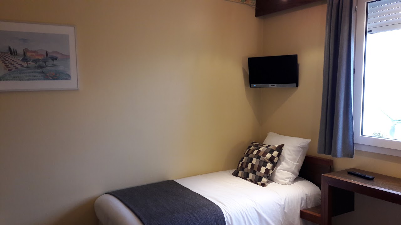 Le Dauphin, Saint-Denis-de-l'Hôtel - photo 8