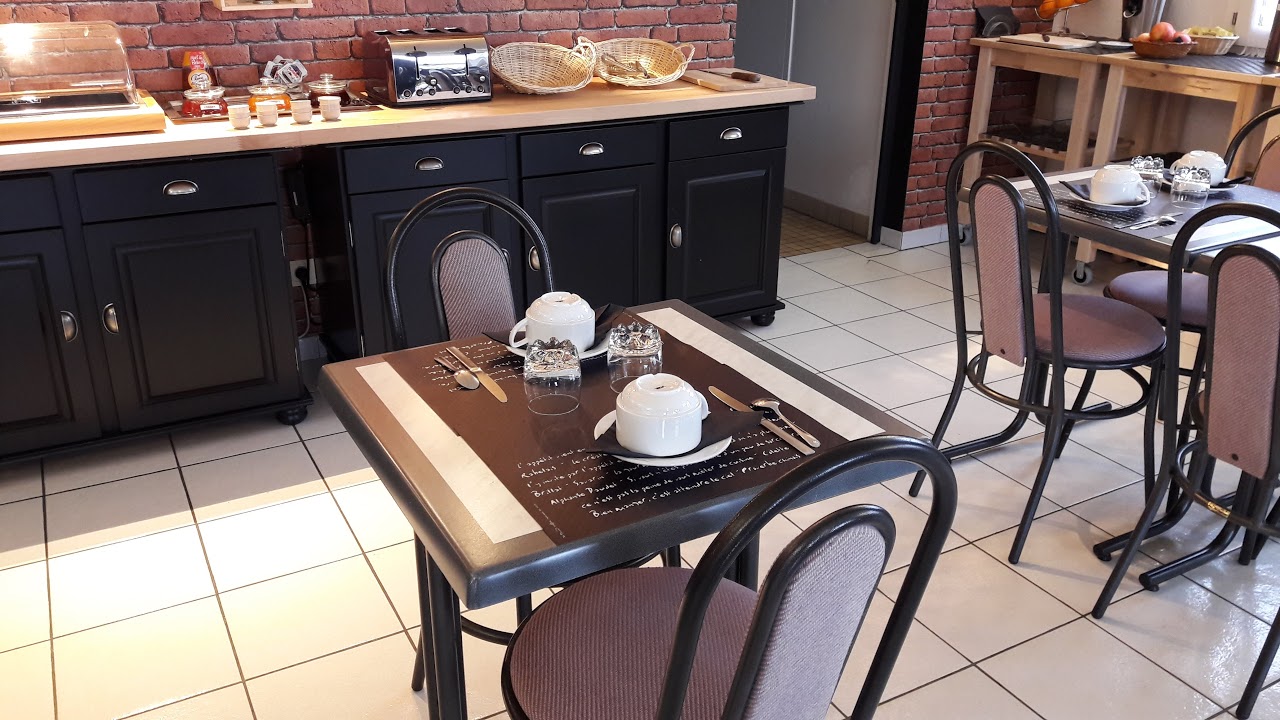 Le Dauphin, Saint-Denis-de-l'Hôtel - photo 5