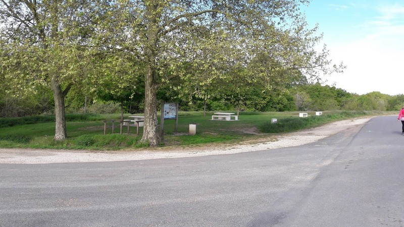 Aire de pique-nique à Sandillon
