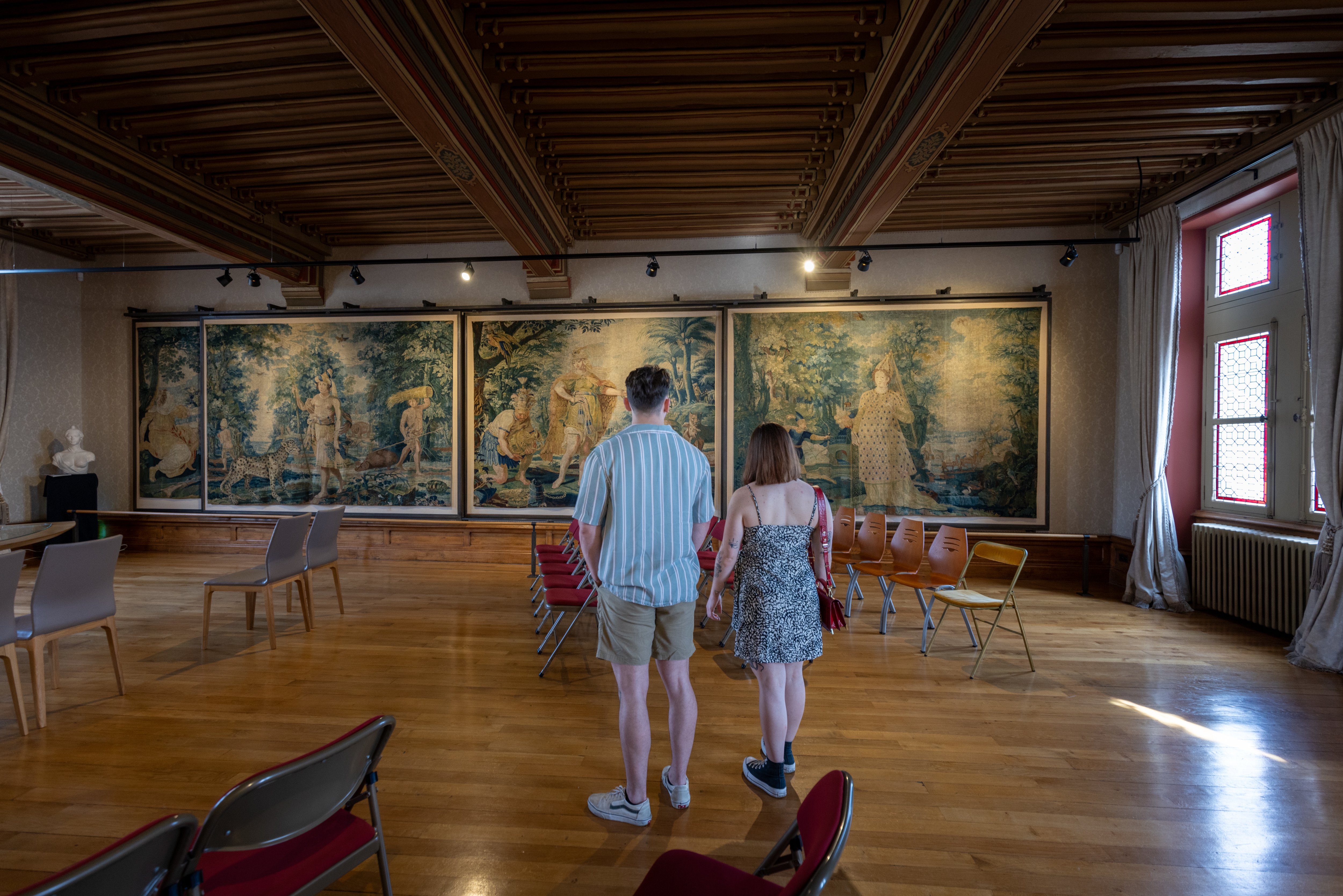 Tentures brodées de l'Hôtel de ville de Beaugency, Beaugency