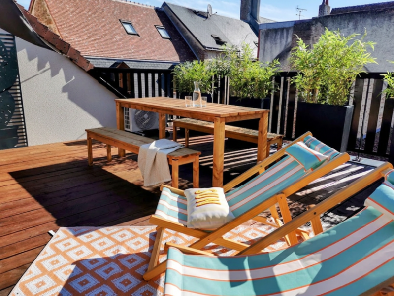 GoodLunch Rooftop & Suites