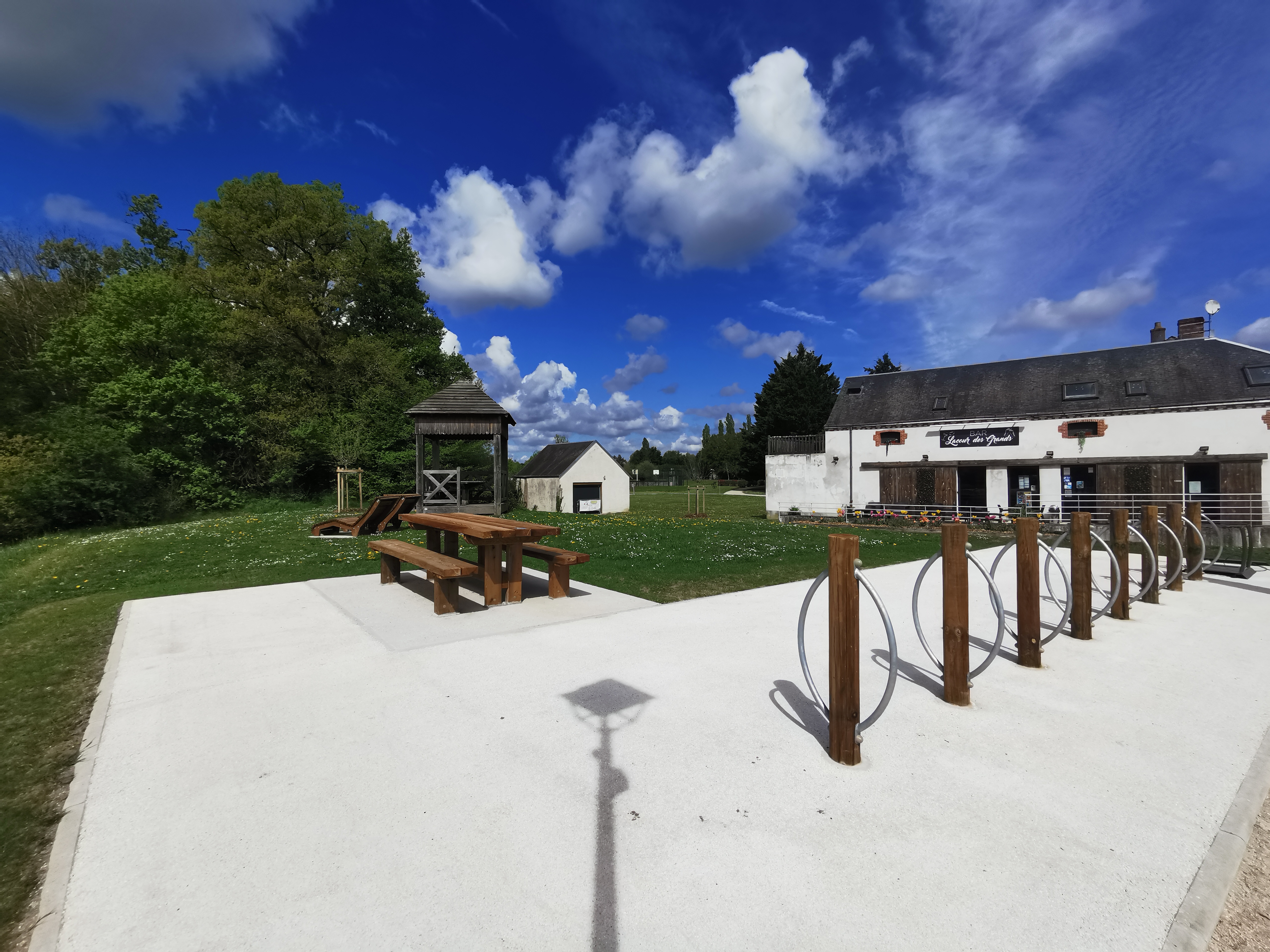 Aire de service du Canal d'Orléans à Sury-aux-Bois, Sury-aux-Bois