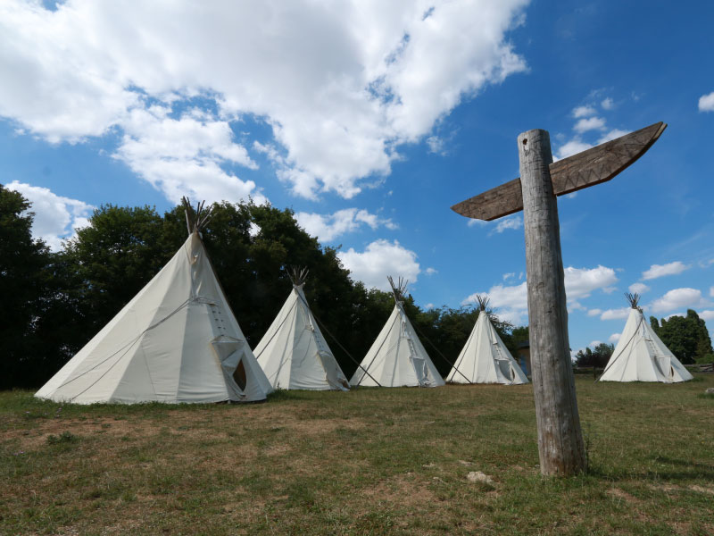 Campement de tipis du Village Loisirs de Goule, Bessais-le-Fromental