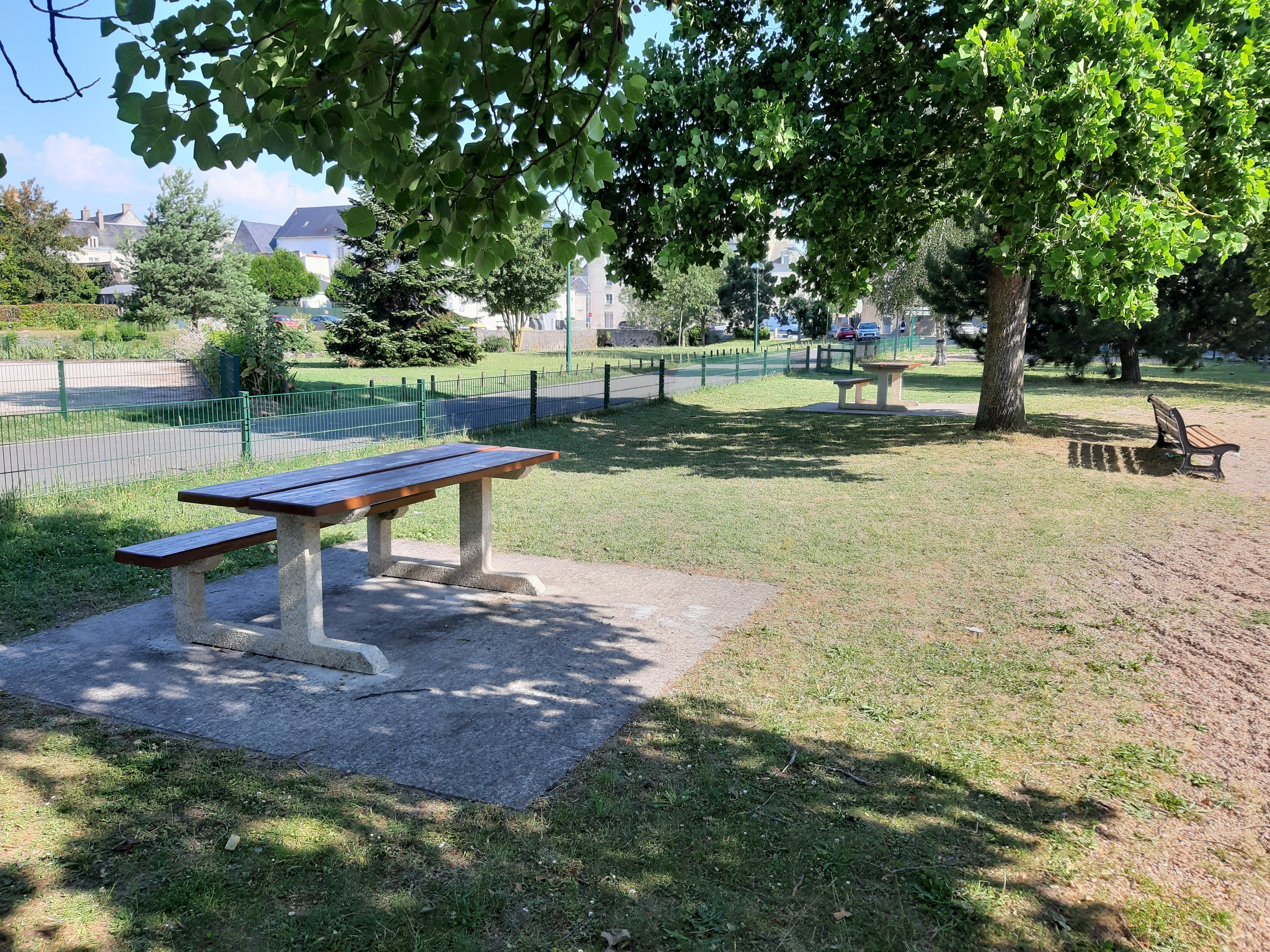 Aire de pique-nique à Meung-sur-Loire (bord des Mauves)