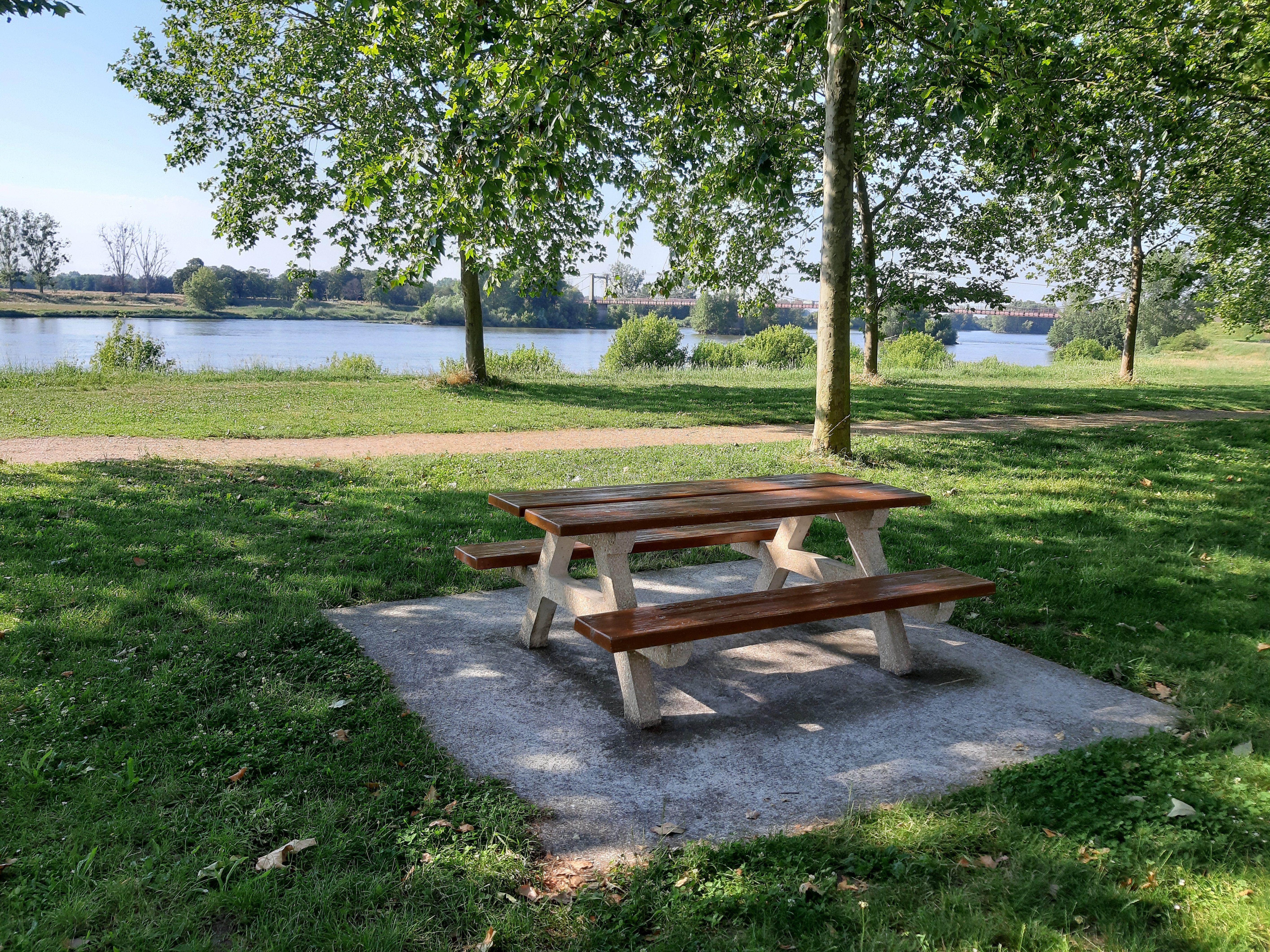 Aire de pique-nique à Meung-sur-Loire (Quai Jeanne d'Arc) - photo 3