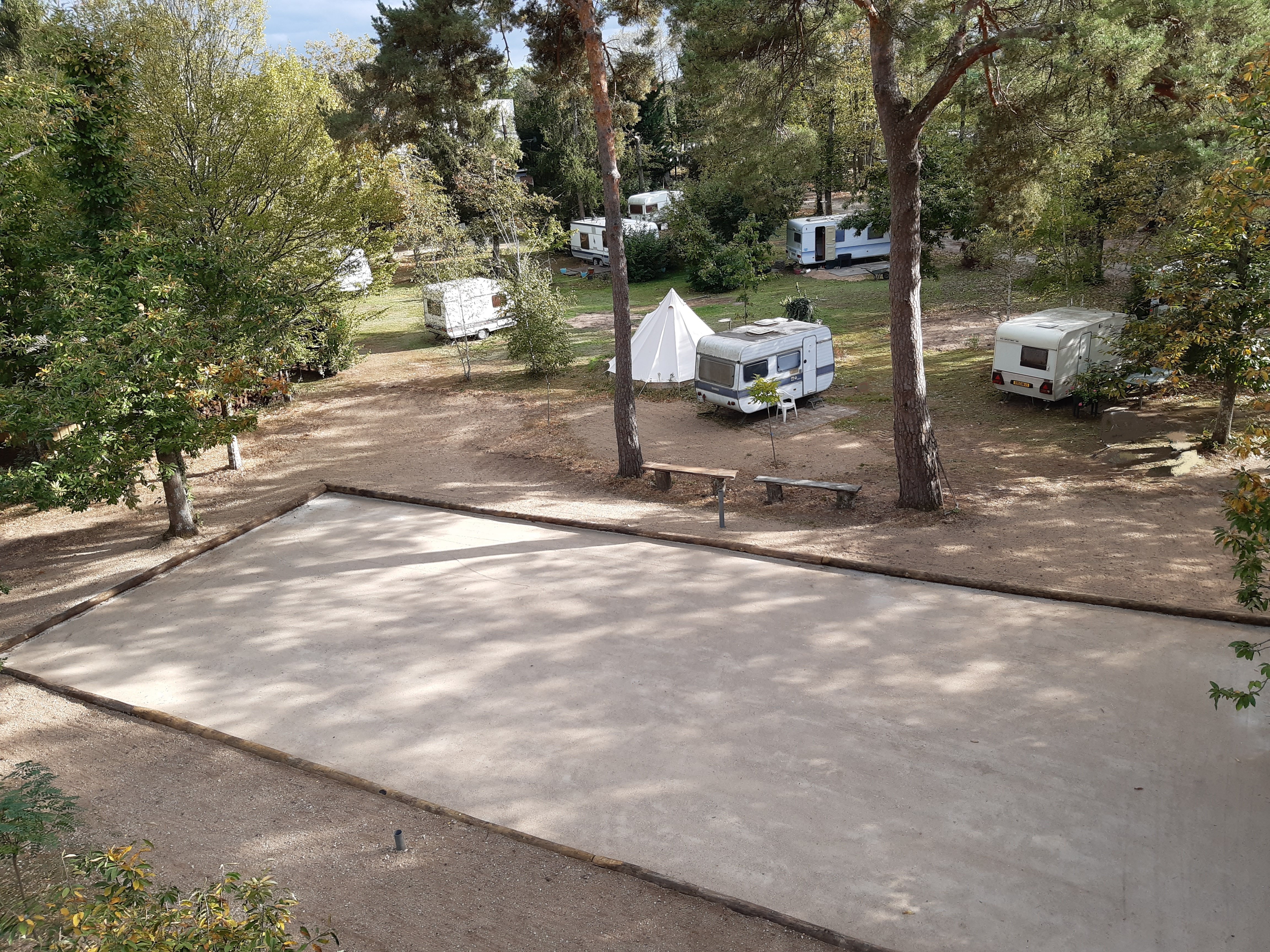 Camping naturiste Les Bogues, Saint-Cyr-en-Val - photo 2