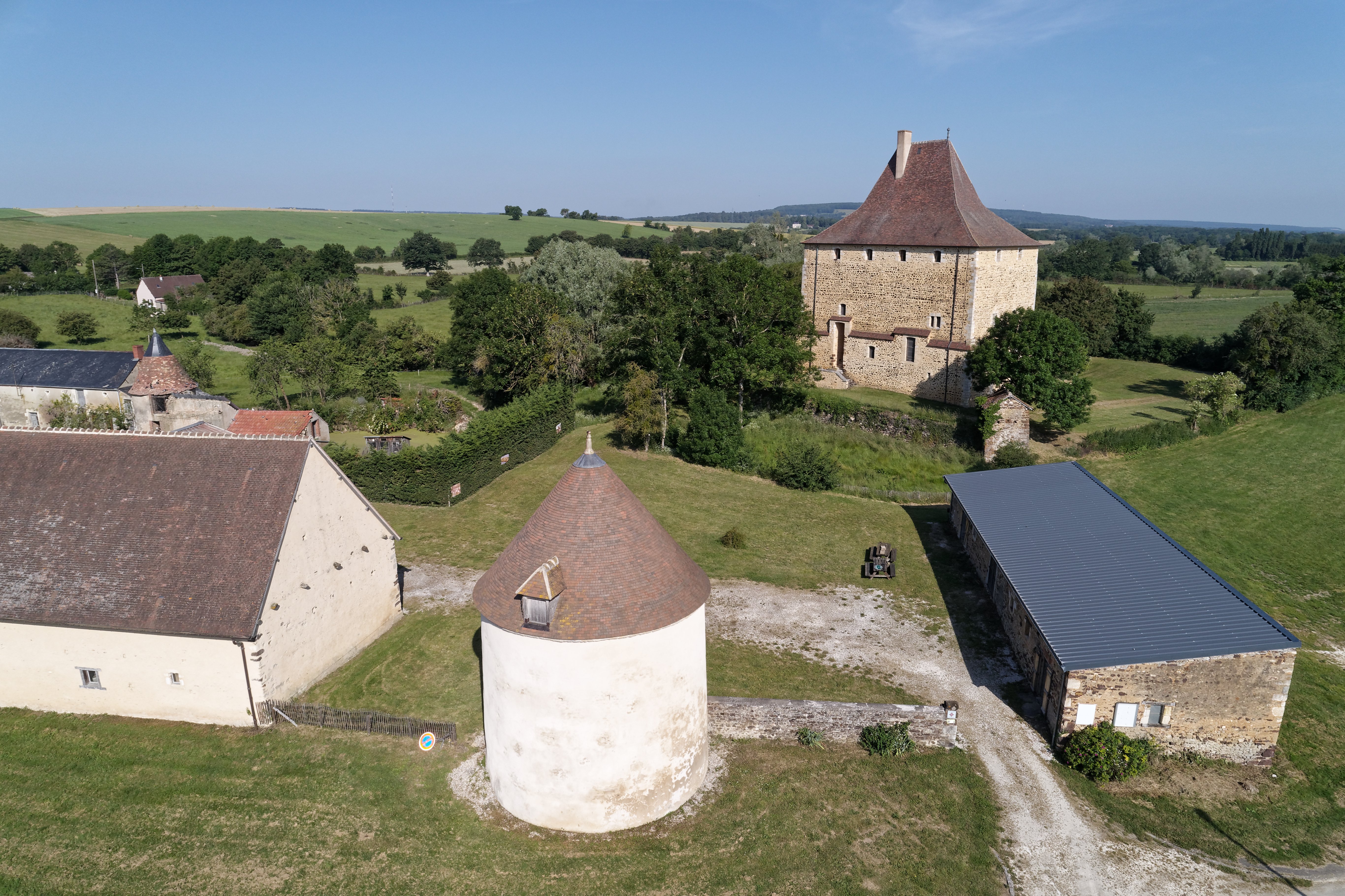 Tour de Vesvre, Neuvy-Deux-Clochers