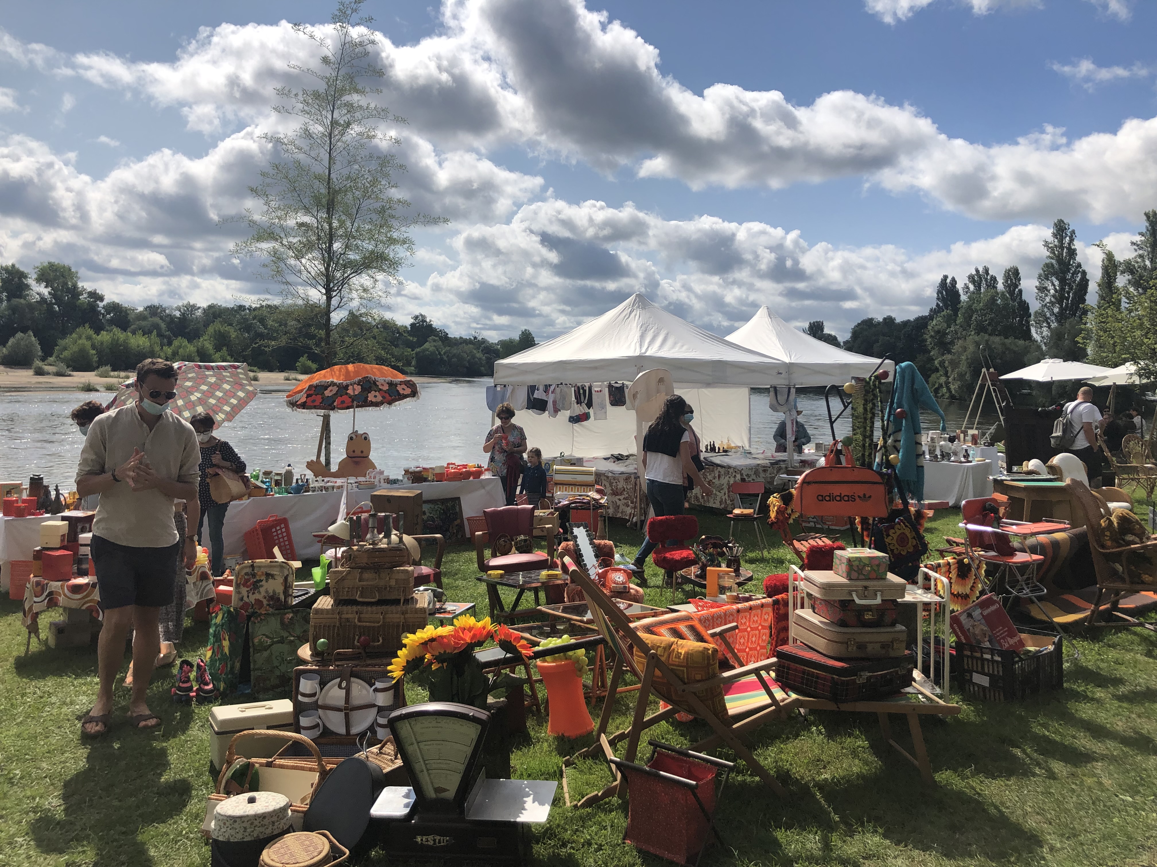 13ème brocante, un jour de chine, Apremont-sur-Allier - photo 3