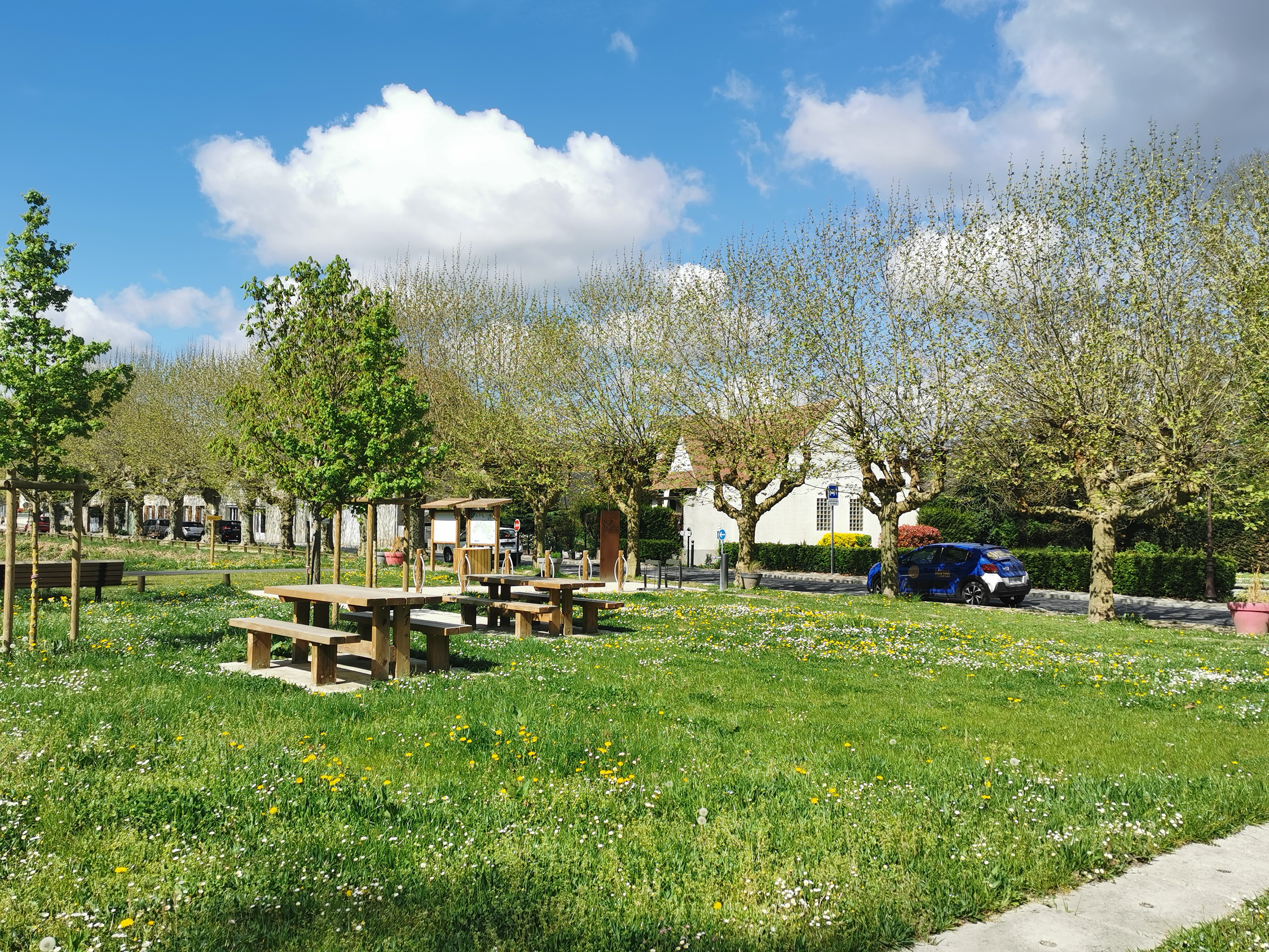 Aire de service du Canal d'Orléans à Vitry-aux-Loges, Vitry-aux-Loges - photo 2