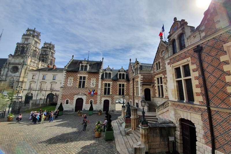 Vue-fenetre-Hotel-Groslot--Orleans-Val-de-Loire-Tourisme--7-