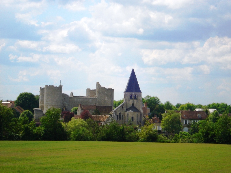 Yèvre-le-Châtel et les trois vallées, Yèvre-la-Ville