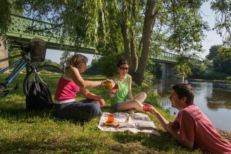 Itinéraire vélo n°7 - En passant par Angles-sur-l'Anglin, Tournon-Saint-Martin - photo 2