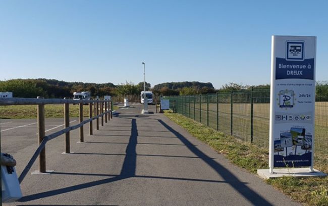 Aire camping-car park de Dreux, Dreux - photo 2